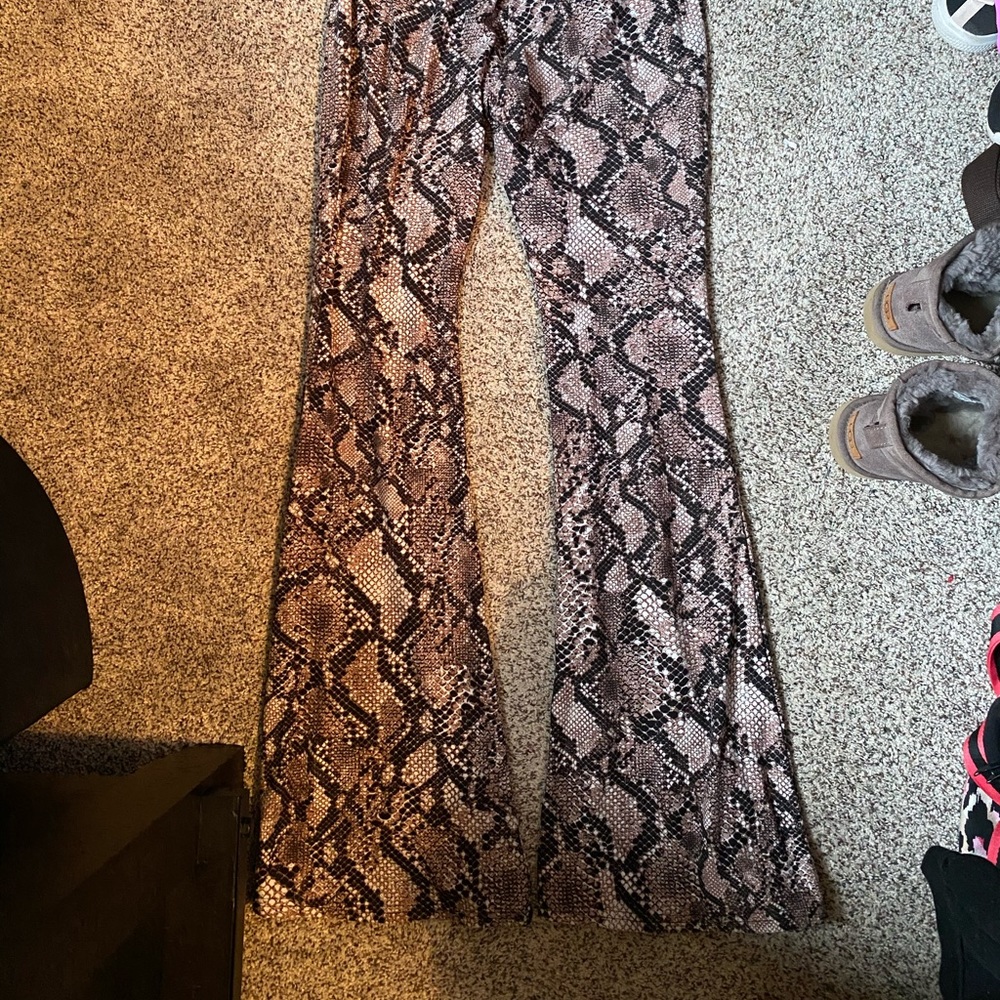 Snake print stretch bell bottoms